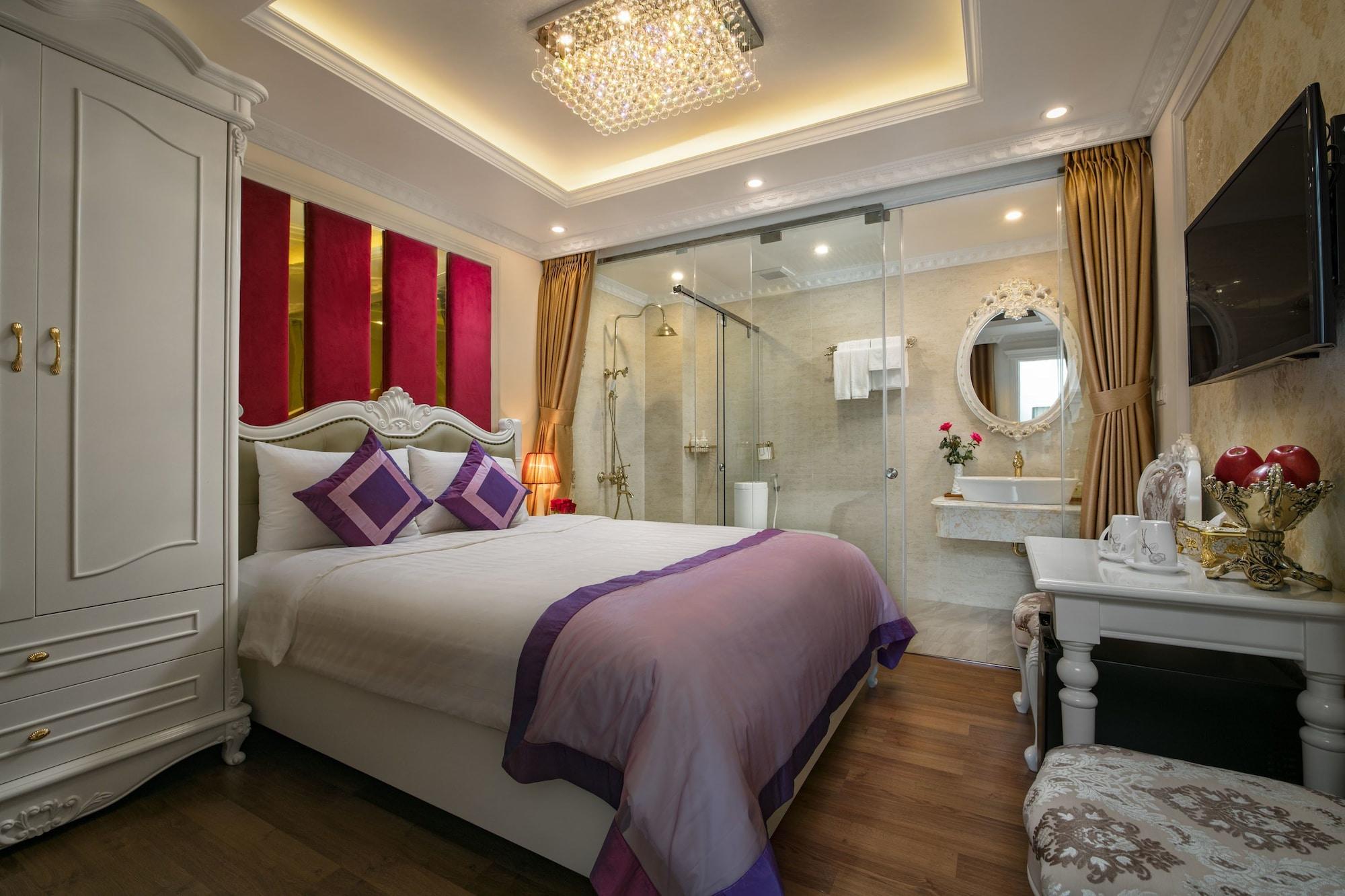 Viola Royal & Ханой
